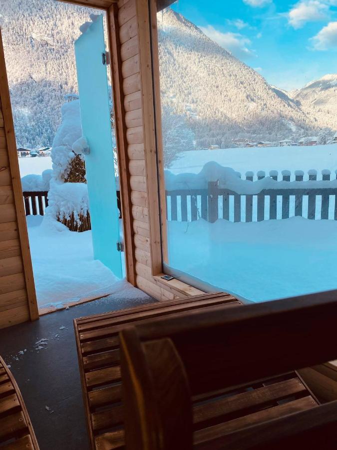 Forest Chalet, 15 Min To Salzburg Olt Town, And Most Beautiful Lakes, Secluded Location, 1,000 Sqm Garden, Mountainview, Panorama Sauna, Bath Whirlpool, Bbq&Bikes&Sunbeds For Free, Up To 10 P Golling an der Salzach Extérieur photo