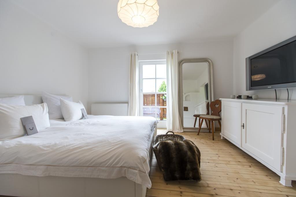 Forest Chalet, 15 Min To Salzburg Olt Town, And Most Beautiful Lakes, Secluded Location, 1,000 Sqm Garden, Mountainview, Panorama Sauna, Bath Whirlpool, Bbq&Bikes&Sunbeds For Free, Up To 10 P Golling an der Salzach Chambre photo