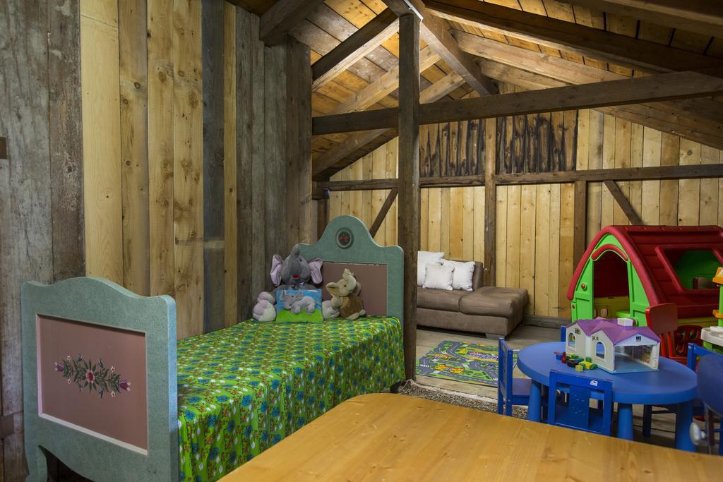 Forest Chalet, 15 Min To Salzburg Olt Town, And Most Beautiful Lakes, Secluded Location, 1,000 Sqm Garden, Mountainview, Panorama Sauna, Bath Whirlpool, Bbq&Bikes&Sunbeds For Free, Up To 10 P Golling an der Salzach Chambre photo