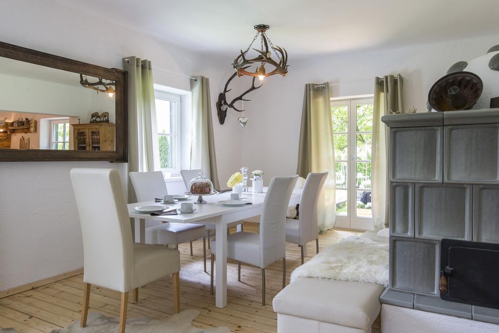 Forest Chalet, 15 Min To Salzburg Olt Town, And Most Beautiful Lakes, Secluded Location, 1,000 Sqm Garden, Mountainview, Panorama Sauna, Bath Whirlpool, Bbq&Bikes&Sunbeds For Free, Up To 10 P Golling an der Salzach Chambre photo