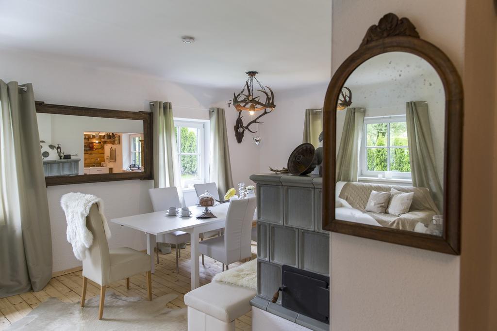Forest Chalet, 15 Min To Salzburg Olt Town, And Most Beautiful Lakes, Secluded Location, 1,000 Sqm Garden, Mountainview, Panorama Sauna, Bath Whirlpool, Bbq&Bikes&Sunbeds For Free, Up To 10 P Golling an der Salzach Chambre photo