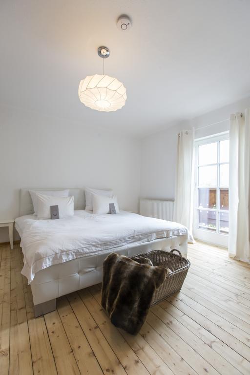 Forest Chalet, 15 Min To Salzburg Olt Town, And Most Beautiful Lakes, Secluded Location, 1,000 Sqm Garden, Mountainview, Panorama Sauna, Bath Whirlpool, Bbq&Bikes&Sunbeds For Free, Up To 10 P Golling an der Salzach Chambre photo